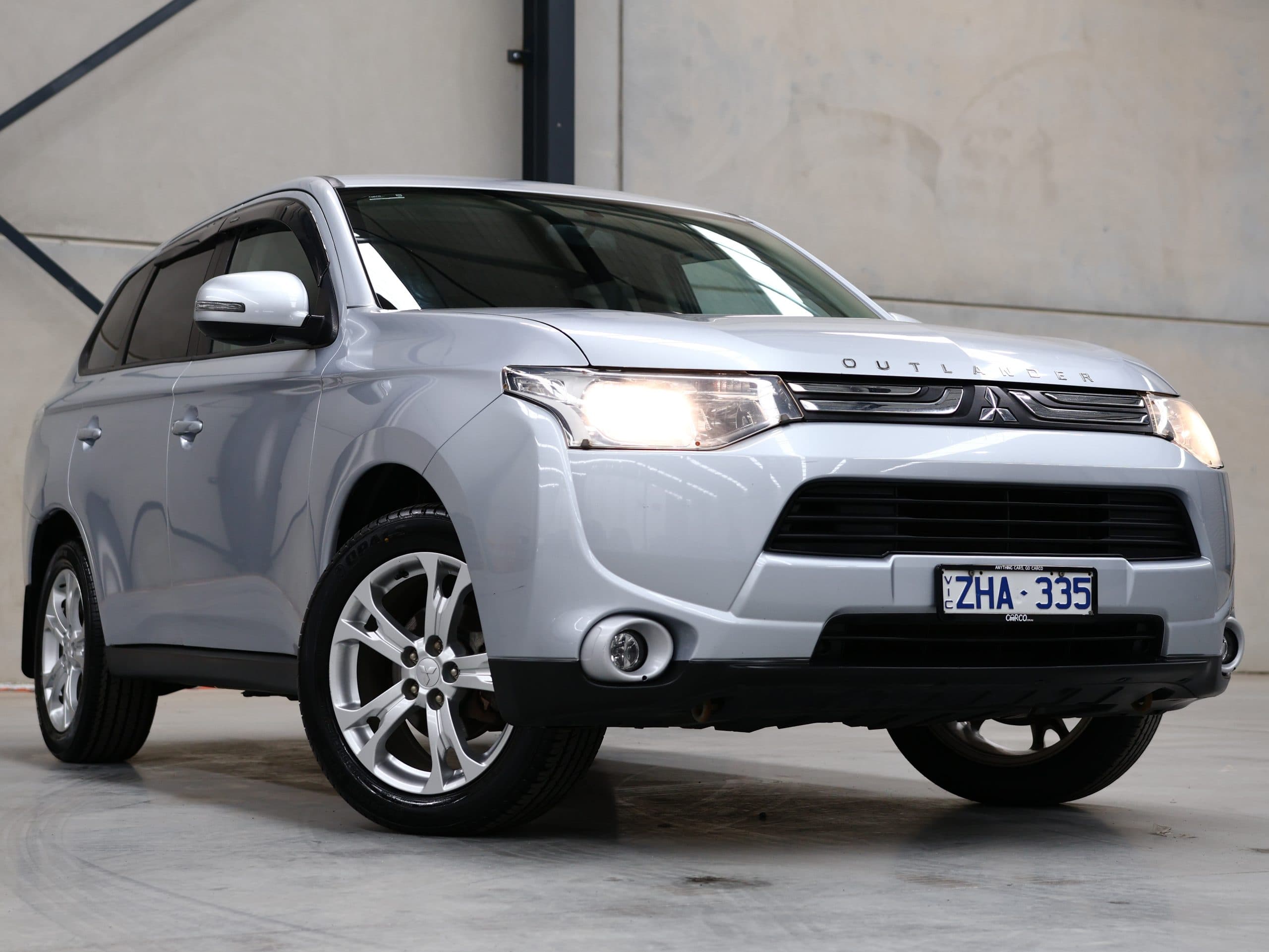 2013 Mitsubishi Outlander ZJ MY13 LS Wagon 5dr CVT 6sp 2WD 560kg 2.0i — photo 1 of 22